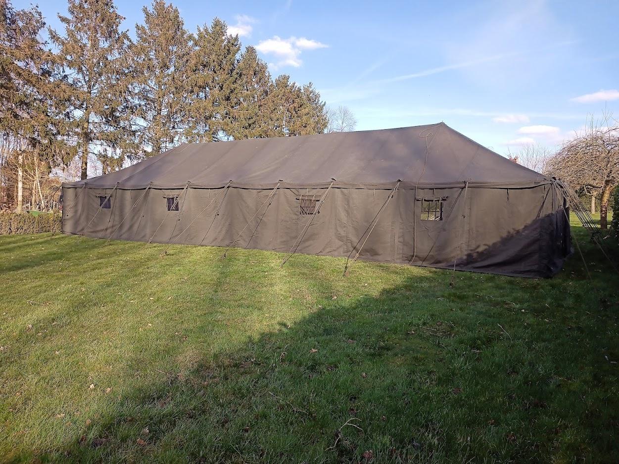 Gesloten muurtent 16×6m – grote groepstent voor 40 tot 60 personen